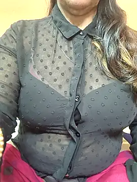 Snapshot of CUTE_SOPHIA- chatting on 02.22.25 CUTE SOPHIA- online show from 02.22.25