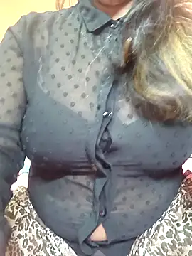 Snapshot of CUTE_SOPHIA- chatting on 03.08.25 CUTE SOPHIA- online show from 03.08.25