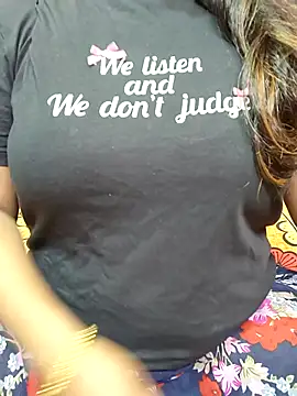 Snapshot of CUTE_SOPHIA- chatting on 10.12.25 CUTE SOPHIA- online show from 10.12.25