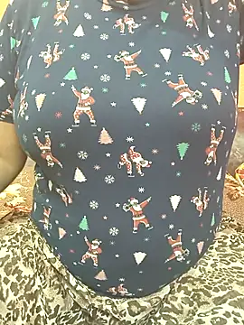 Snapshot of CUTE_SOPHIA- chatting on 10.29.25 CUTE SOPHIA- online show from 10.29.25