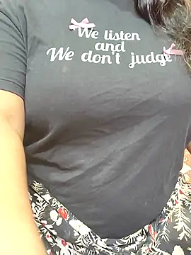 Snapshot of CUTE_SOPHIA- chatting on 11.04.25 CUTE SOPHIA- online show from 11.04.25