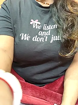 Snapshot of CUTE_SOPHIA- chatting on 12.23.25 CUTE SOPHIA- online show from 12.23.25