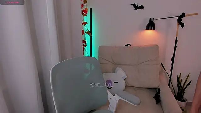 kim lian21 online show from 10.21.25