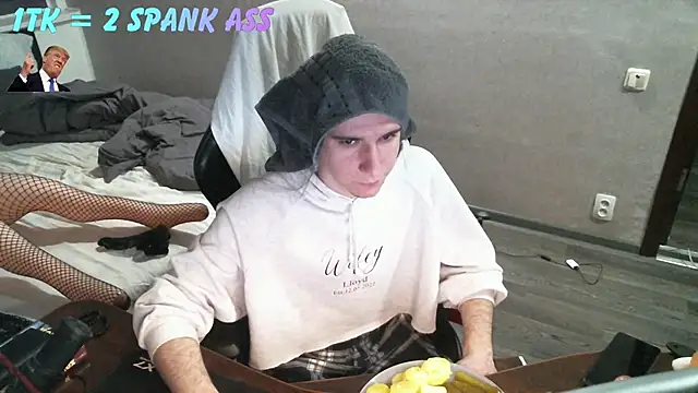 izilizi 23 online show from 04.08.26