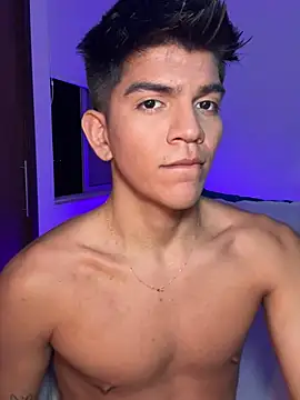 santiago 01 online show from 12.12.24