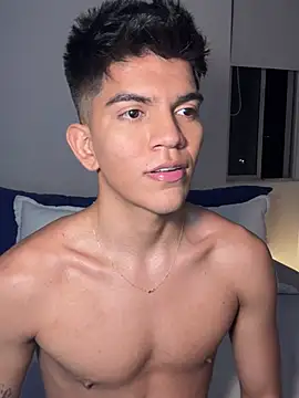 santiago 01 online show from 01.23.25