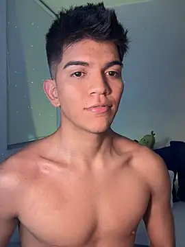 santiago 01 online show from 02.13.25