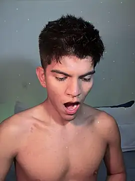 santiago 01 online show from 02.23.25