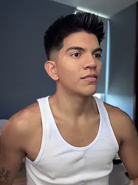 santiago 01 online show from 09.13.25