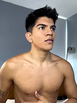 santiago 01 online show from 10.02.25