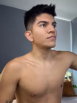 santiago 01 online show from 10.22.25