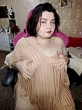 Snapshot of DenisHailey chatting on 09.25.25 DenisHailey online show from 09.25.25