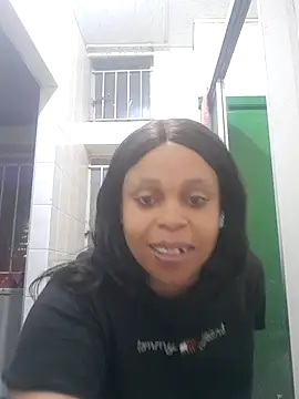 THESHORTQUEEN online show from 10.22.25