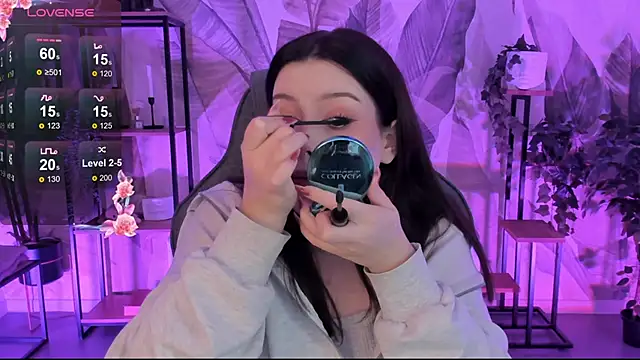 CoralineKeyns online show from 09.20.25