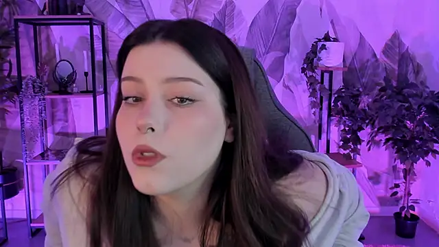 CoralineKeyns online show from 09.30.25