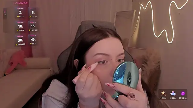 CoralineKeyns online show from 02.12.26