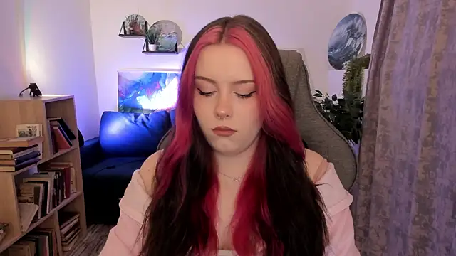 CoralineKeyns online show from 04.08.26