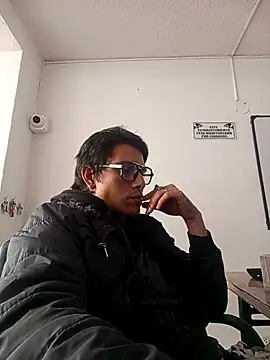 Snapshot of Andy_winston chatting on 12.05.25 Andy winston online show from 12.05.25