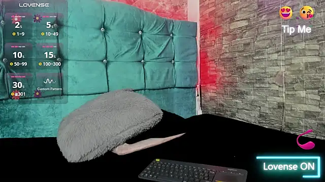 Cloee66 online show from 10.10.25