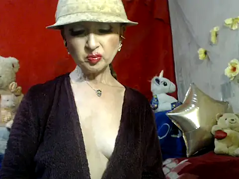hottieperla online show from 01.28.25