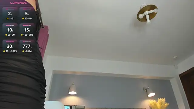 Awesome Jolie online show from 12.19.25