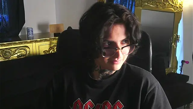 Snapshot of dantecoppolaa_ chatting on 01.06.25 dantecoppolaa online show from 01.06.25