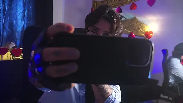 Snapshot of dantecoppolaa_ chatting on 02.15.25 dantecoppolaa online show from 02.15.25