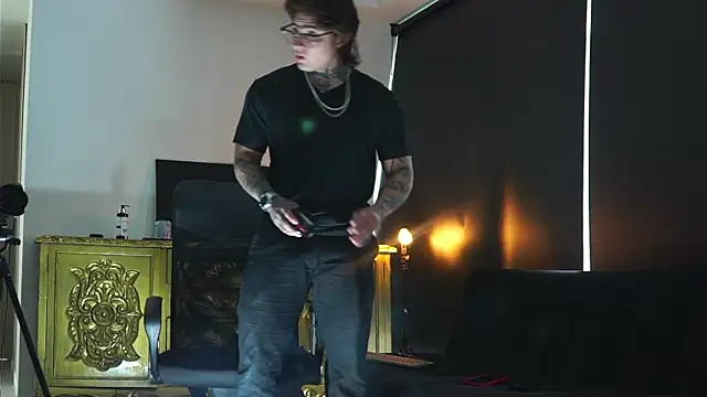 Snapshot of dantecoppolaa_ chatting on 09.20.25 dantecoppolaa online show from 09.20.25