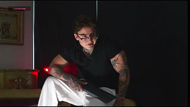 Snapshot of dantecoppolaa_ chatting on 11.08.25 dantecoppolaa online show from 11.08.25