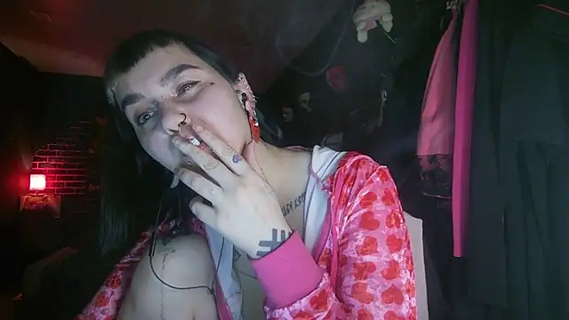 Snapshot of MoorderxDoll chatting on 12.27.24 MoorderxDoll online show from 12.27.24