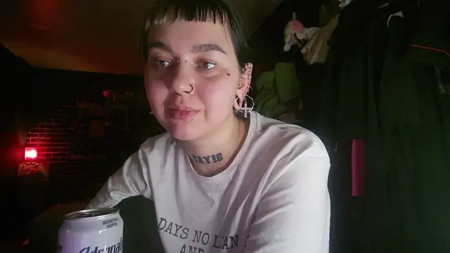 Snapshot of MoorderxDoll chatting on 01.07.25 MoorderxDoll online show from 01.07.25