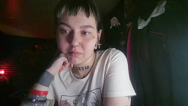 Snapshot of MoorderxDoll chatting on 02.02.25 MoorderxDoll online show from 02.02.25