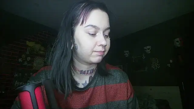 Snapshot of MoorderxDoll chatting on 10.05.25 MoorderxDoll online show from 10.05.25