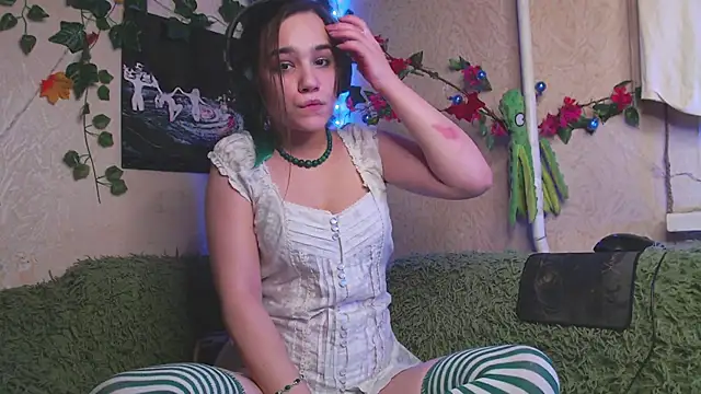 Tiny Witch online show from 10.30.25