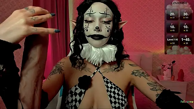 Snapshot of LeylaNoiry chatting on 09.23.25 LeylaNoiry online show from 09.23.25