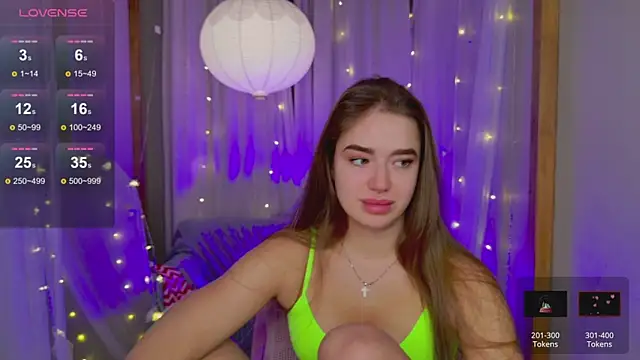 Snapshot of LovelyJessie chatting on 12.24.24 LovelyJessie online show from 12.24.24