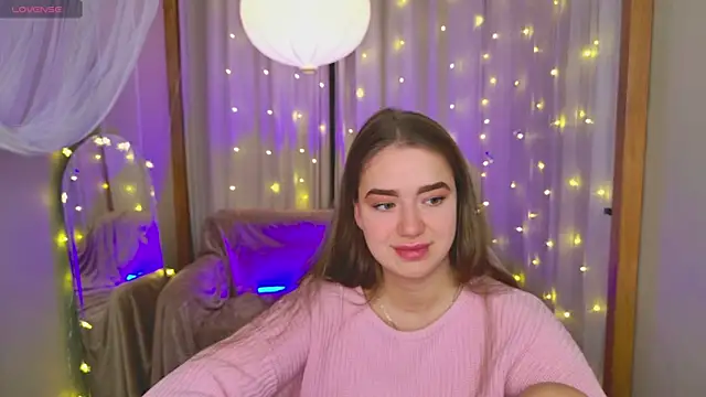 Snapshot of LovelyJessie chatting on 01.04.25 LovelyJessie online show from 01.04.25