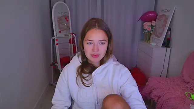 Snapshot of LovelyJessie chatting on 02.18.26 LovelyJessie online show from 02.18.26