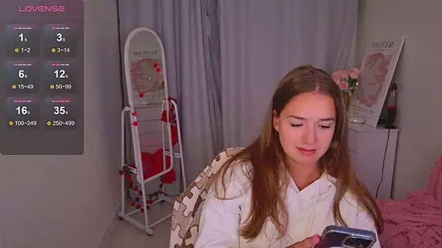 Snapshot of LovelyJessie chatting on 02.19.26 LovelyJessie online show from 02.19.26