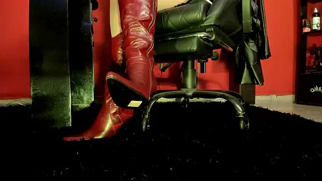 Snapshot of Julieta_Wall_ chatting on 01.16.25 Julieta Wall online show from 01.16.25