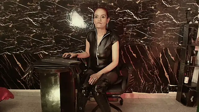 Snapshot of Julieta_Wall_ chatting on 09.14.25 Julieta Wall online show from 09.14.25