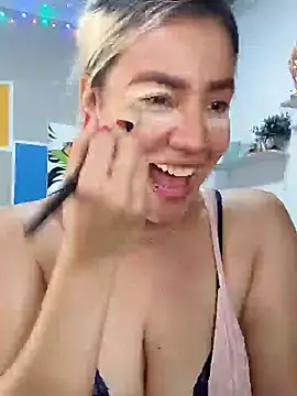 Snapshot of LuCKy_JoK chatting on 12.11.24 LuCKy JoK online show from 12.11.24