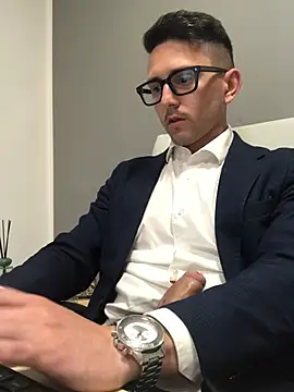 Snapshot of masterboss_ chatting on 04.29.26 masterboss online show from 04.29.26