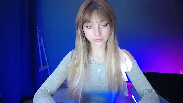 LuciaYoung online show from 03.18.25