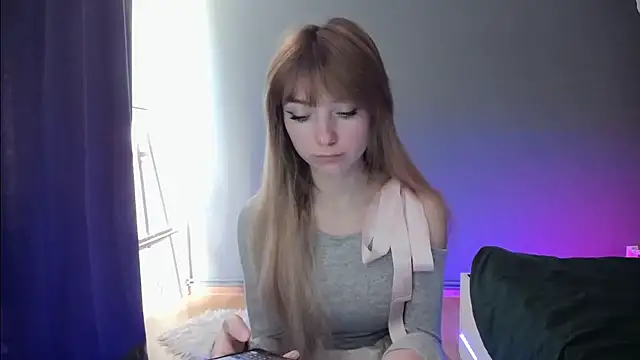 LuciaYoung online show from 03.19.25