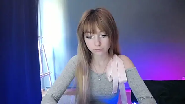 LuciaYoung online show from 03.19.25