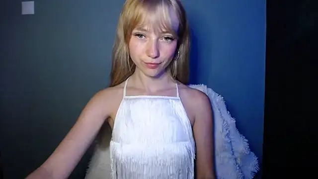 LuciaYoung online show from 09.12.25