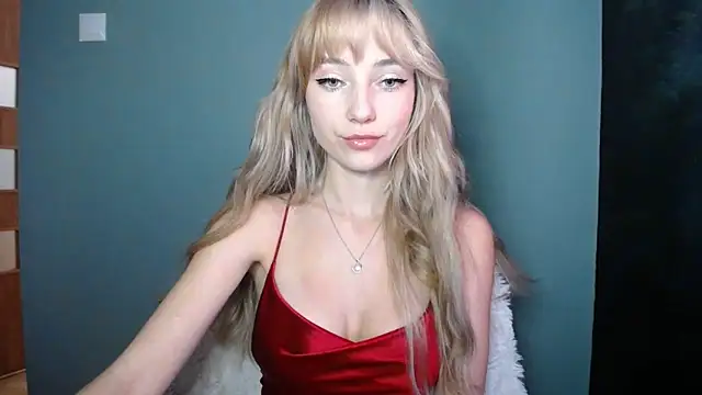 LuciaYoung online show from 10.10.25