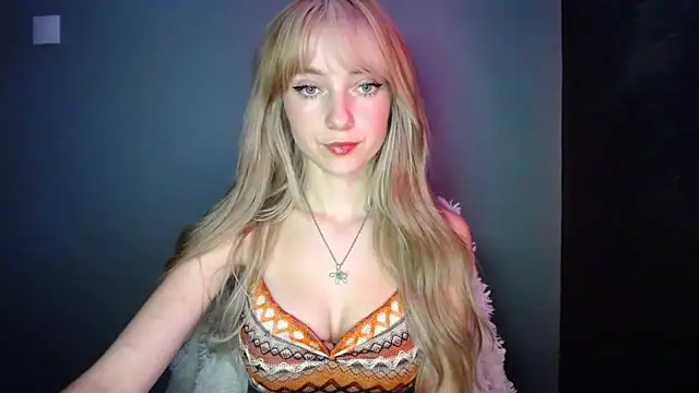 LuciaYoung online show from 11.09.25