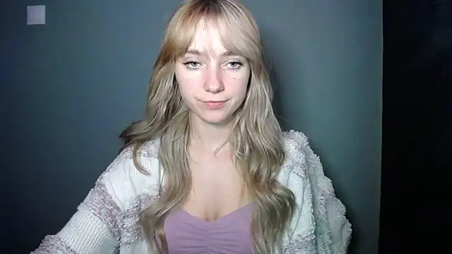 LuciaYoung online show from 11.25.25